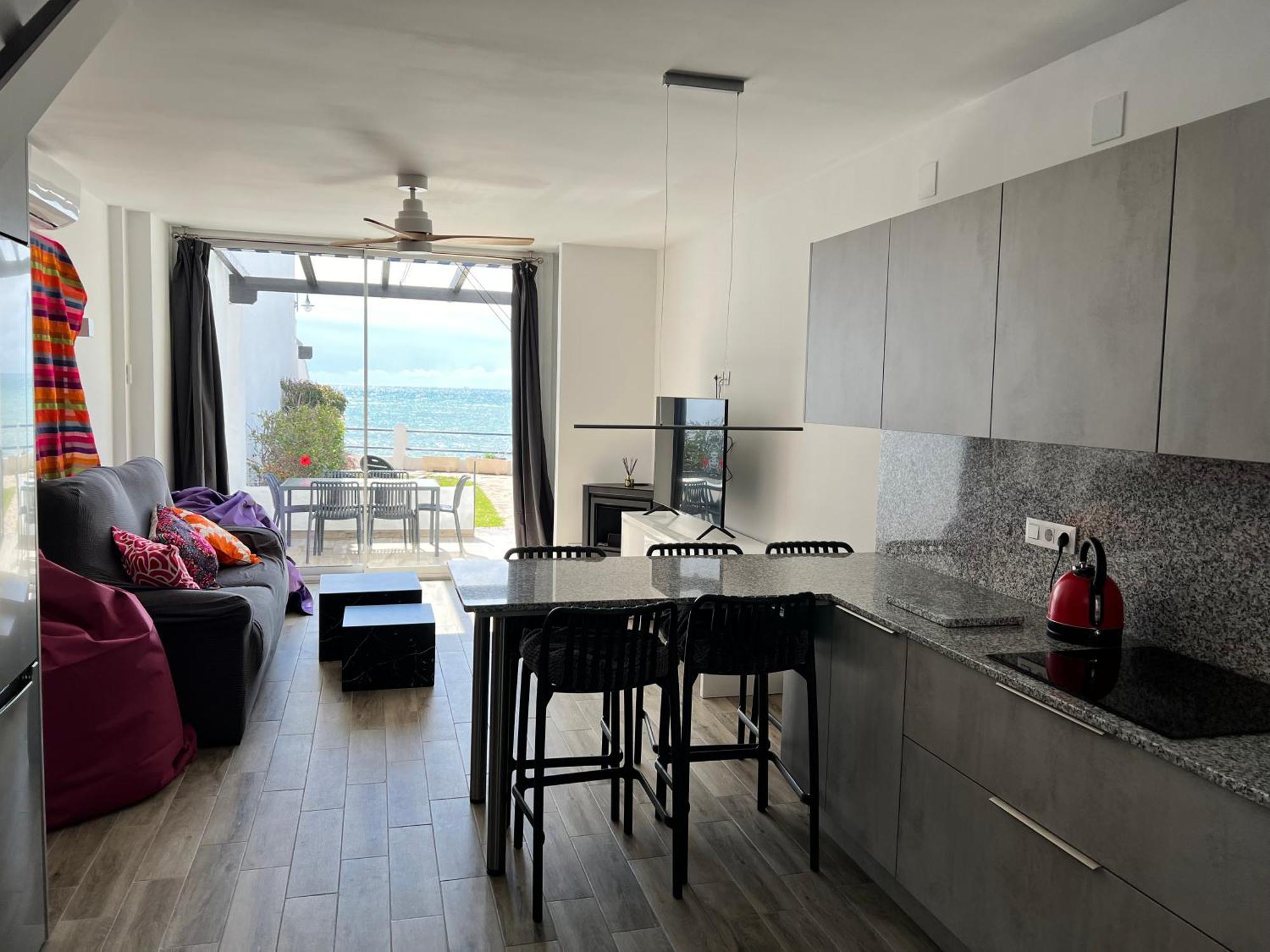 Newly Renovated 2 Bedroom Beachfront House Sitio de Calahonda Εξωτερικό φωτογραφία