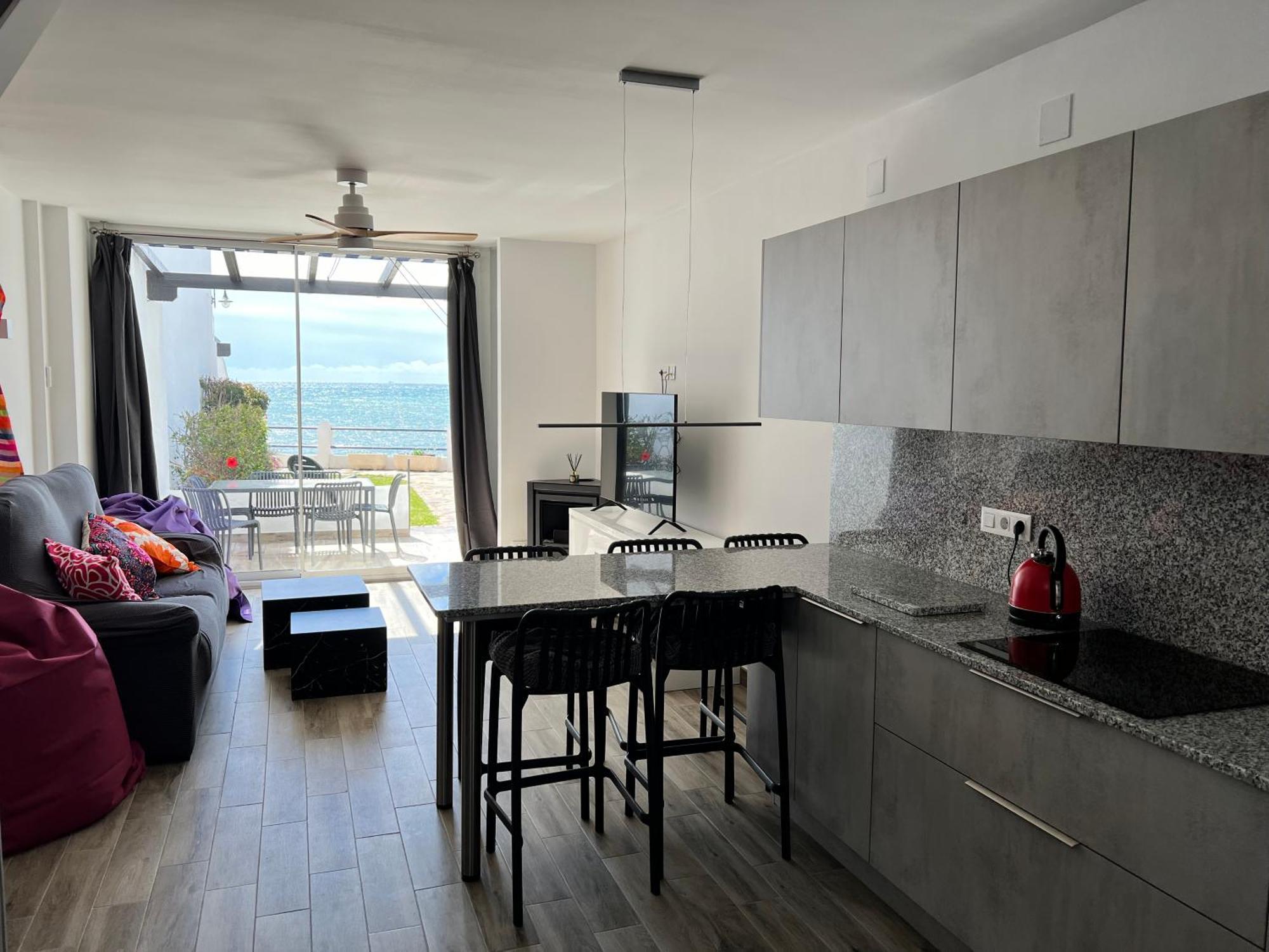 Newly Renovated 2 Bedroom Beachfront House Sitio de Calahonda Εξωτερικό φωτογραφία