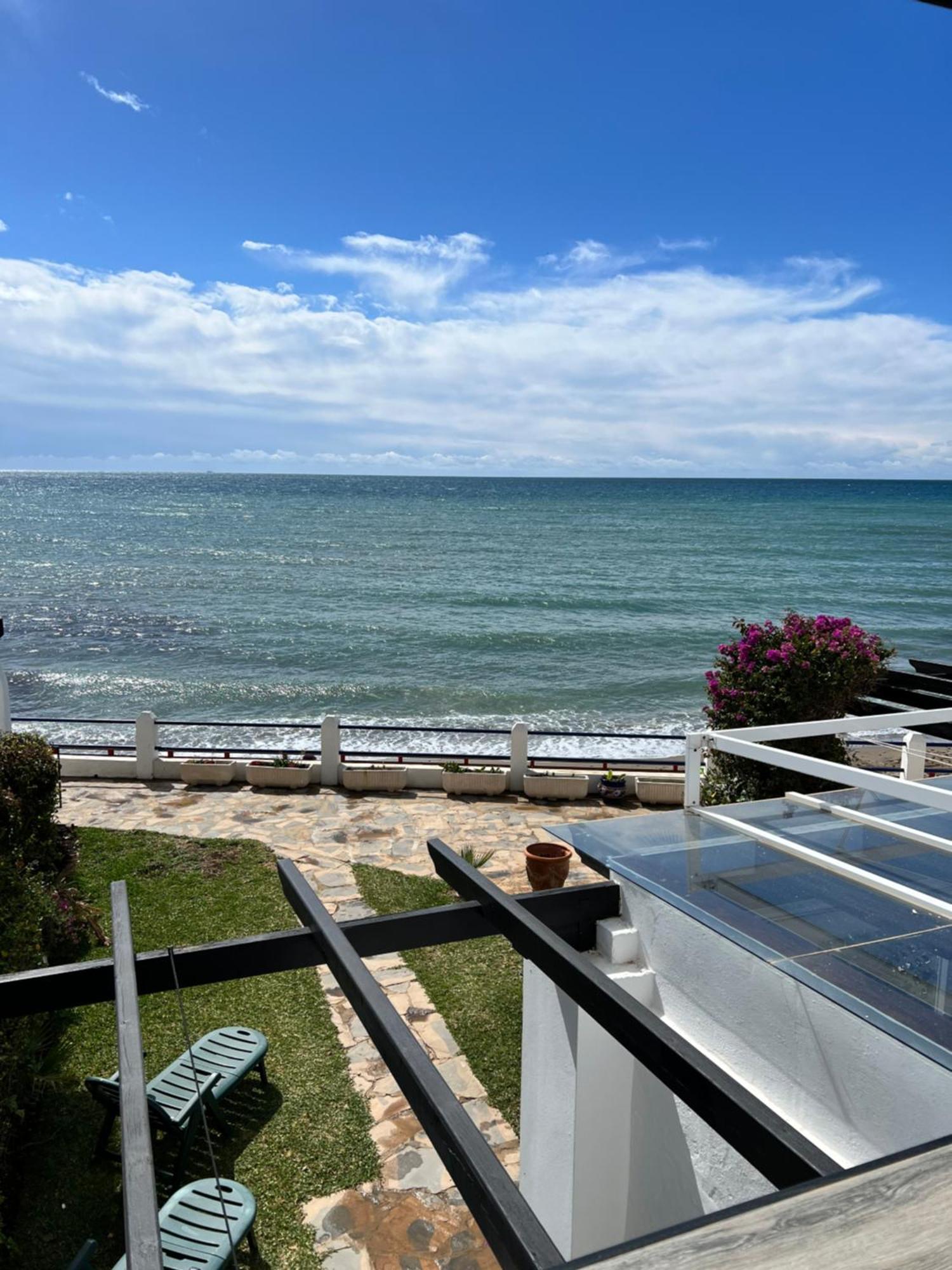 Newly Renovated 2 Bedroom Beachfront House Sitio de Calahonda Εξωτερικό φωτογραφία
