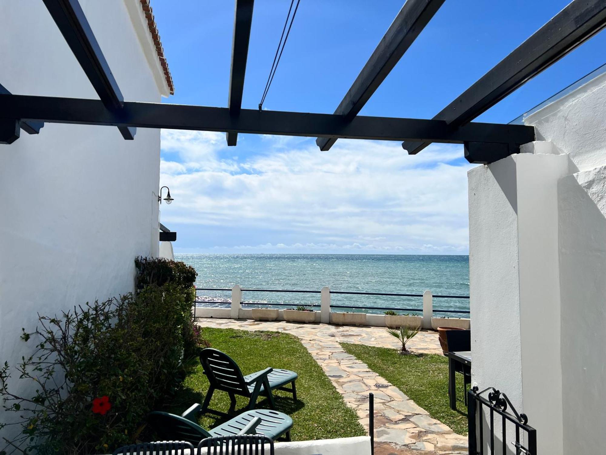 Newly Renovated 2 Bedroom Beachfront House Sitio de Calahonda Εξωτερικό φωτογραφία
