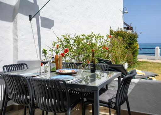 Newly Renovated 2 Bedroom Beachfront House Sitio de Calahonda Εξωτερικό φωτογραφία